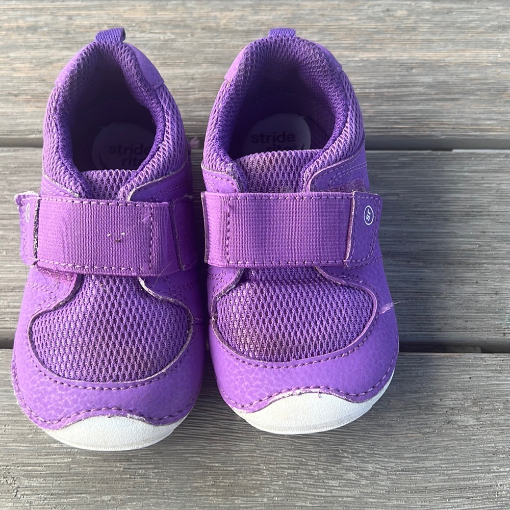 Purple Stride Rite toddler /baby shoes!  Great condition!